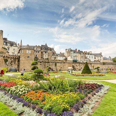 Studio Tout Confort Avec Vue Cathedrale A St Patern Vannes-Centre Apartment Exterior foto