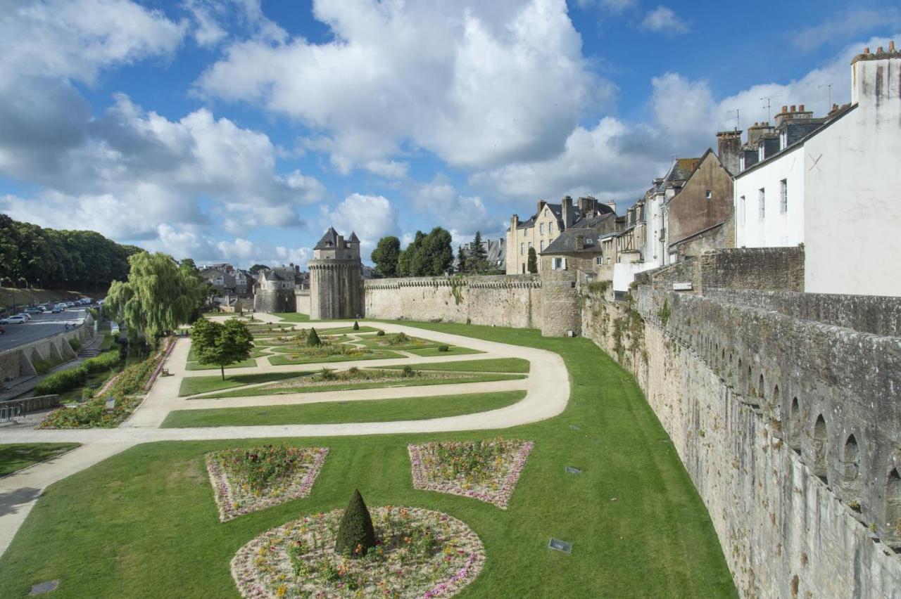 Studio Tout Confort Avec Vue Cathedrale A St Patern Vannes-Centre Apartment Exterior foto