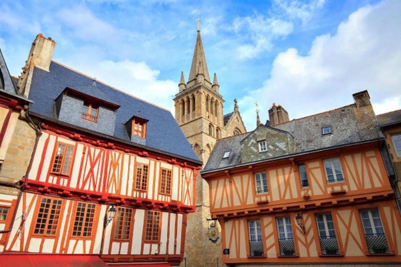 Studio Tout Confort Avec Vue Cathedrale A St Patern Vannes-Centre Apartment Exterior foto